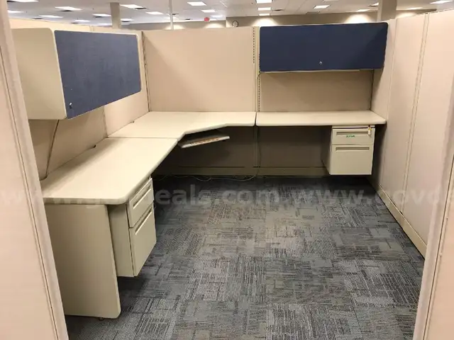 Cubicles: Lot of (82) 8&#x27; x 10&#x27; Cubicles w/ 60&#x22; H Wall Panels