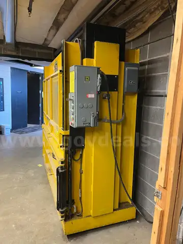 Vertical Baler Trash Compactor