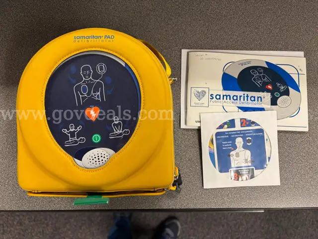Defibrillator