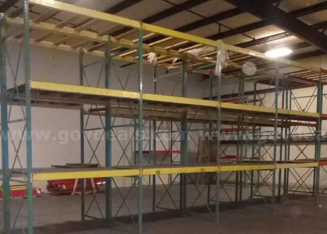 pallet racking 5 uprights 16ft tall, 24 supports cross beams