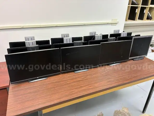 Lot of 12 Computer Monitors