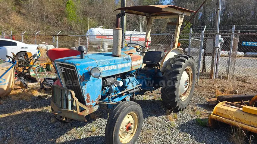 1970 FORD TRACTOR 2000