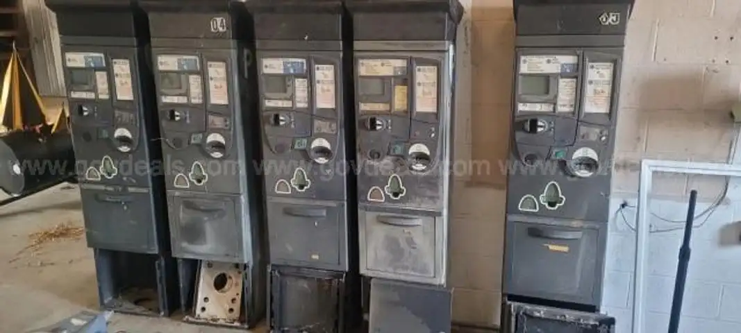 1 Lot of 5 Parkeon Parking Meters