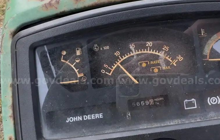 John Deere Tractor Model 870