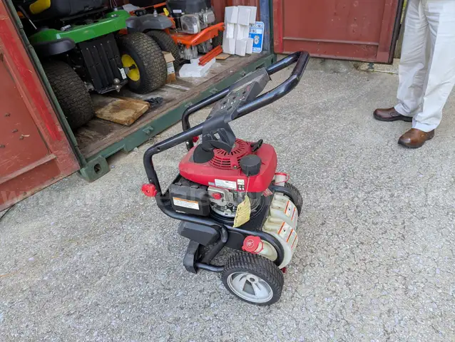 Troy-bilt 2600 PSI 2.3GPM pressure washer with Honda engine