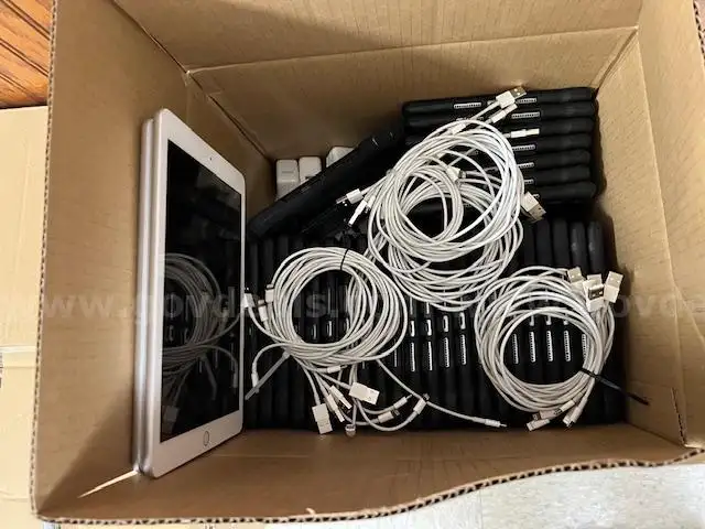 Lot of 34 iPads 6th gen