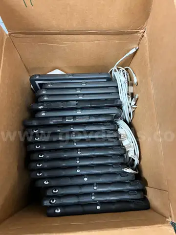 Lot of 17 - 6th gen iPads