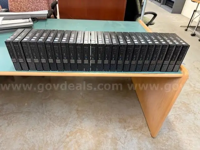 Lot of 25 Dell OptiPlex 7060 Computers