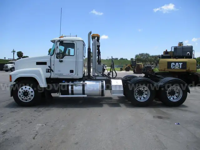 2011 Mack CHU600