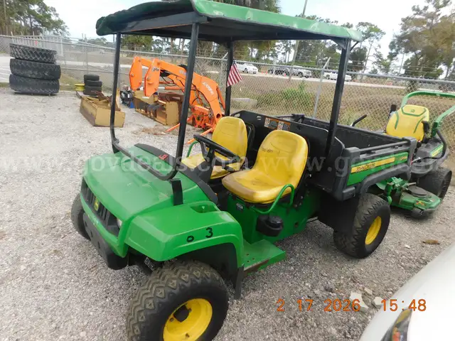 2017 JOHN DEERE GATOR 4X2