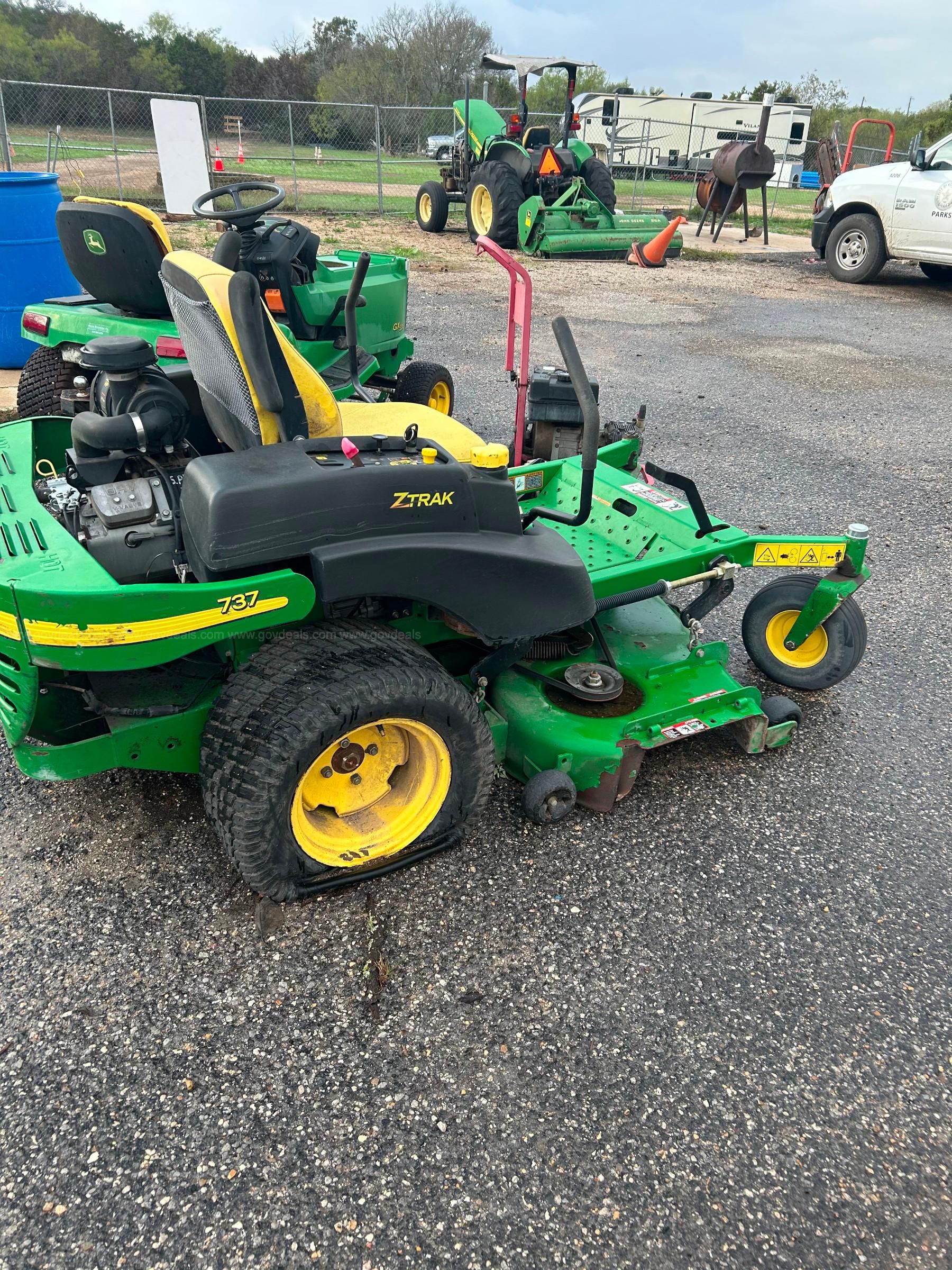 2006 John Deere 737 z trac mower AllSurplus