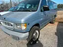 2000 Ford E-350 XL Super Duty Passenger Van