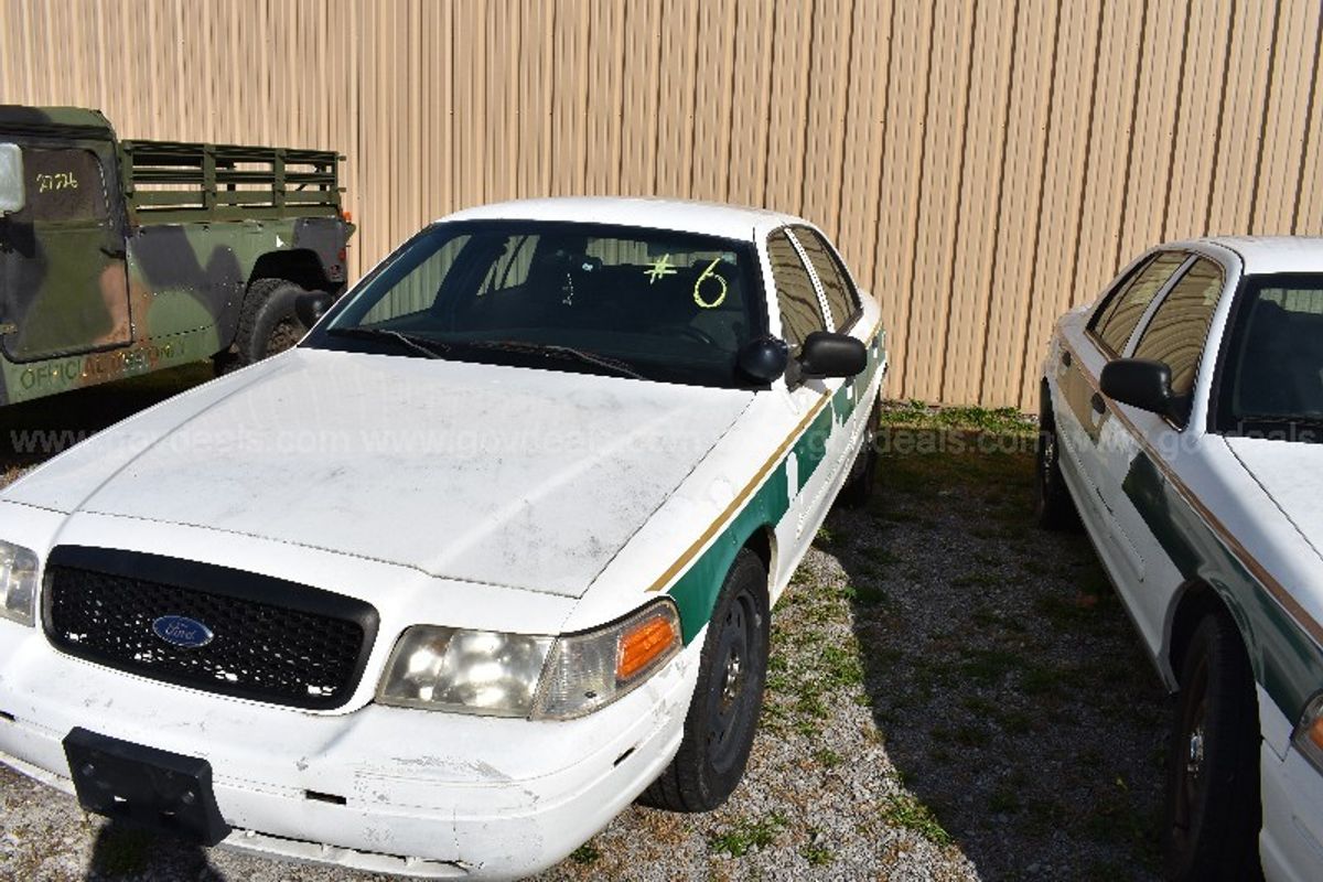 2006 Ford Crown Victoria Police Interceptor | GovDeals