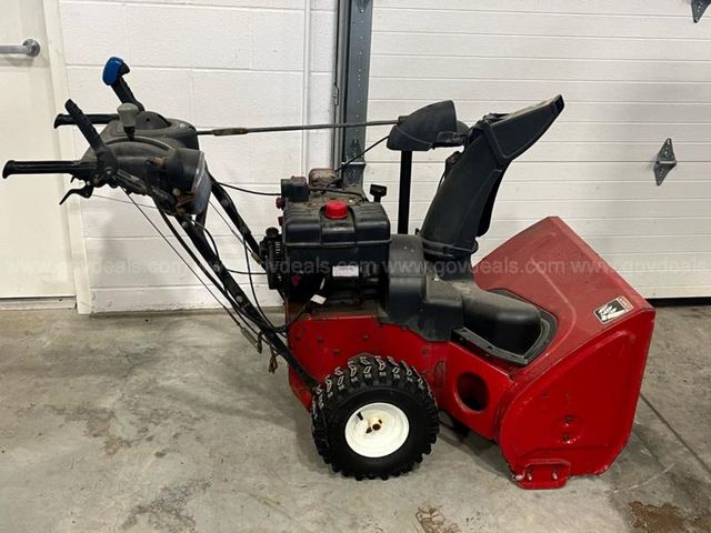 Toro Power Max 1028 LXE Snow Blower | AllSurplus