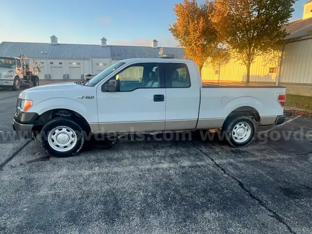 2014 Ford F-150 XL SuperCab 8-ft. Bed 2WD