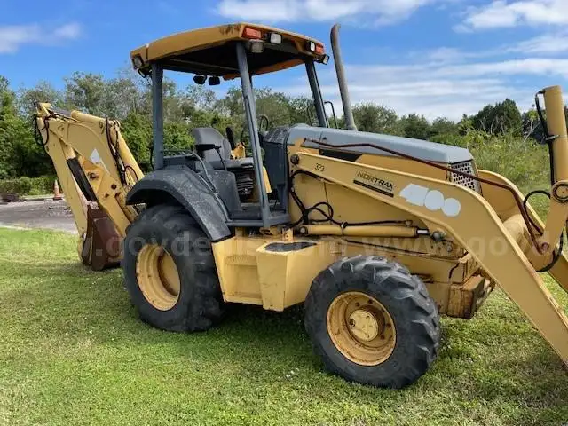 2004  John Deere Backhoe