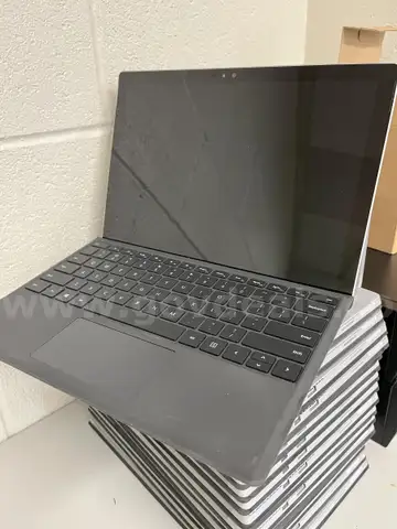 18 Microsoft Surface Pro 4 tablets