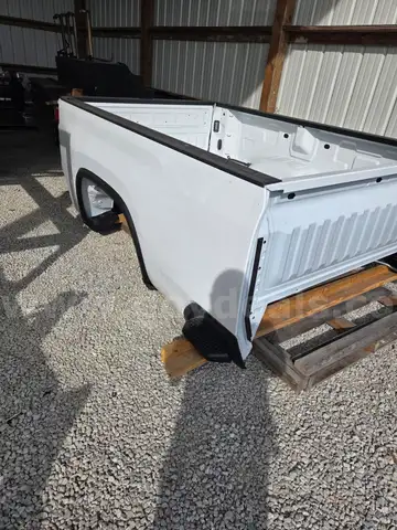 8 FT  BED OFF SILVERADO 2500 HD