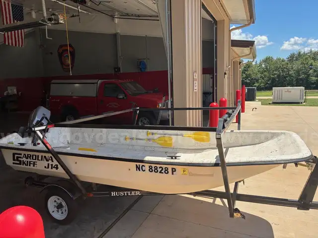 Carolina Skiff J14 with Johnson Motor &#x26; Hustler Trailer