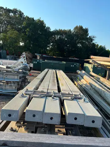 17 ft. H-Frame Tangent Crossarms