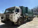 2015 Peterbilt 320