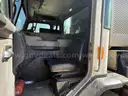 2015 Peterbilt 320