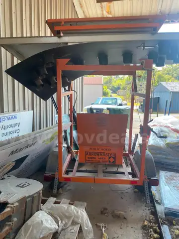 2004 Arrowmaster solar sign board (damaged)