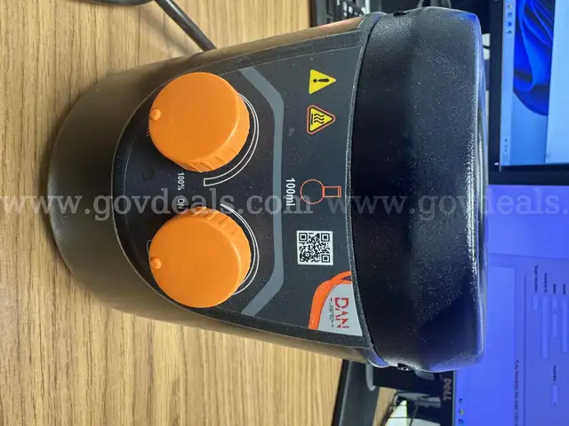 Assorted lab heating equipment