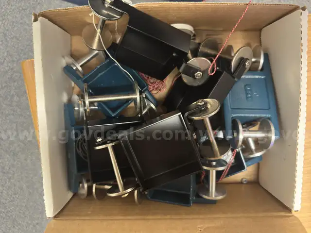 Assorted educational  physics  pulley and dynamic carts