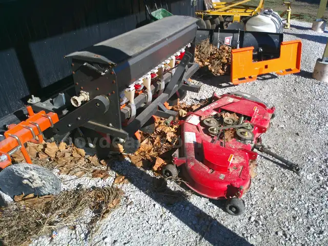 Field Tuff 3-point Seeder