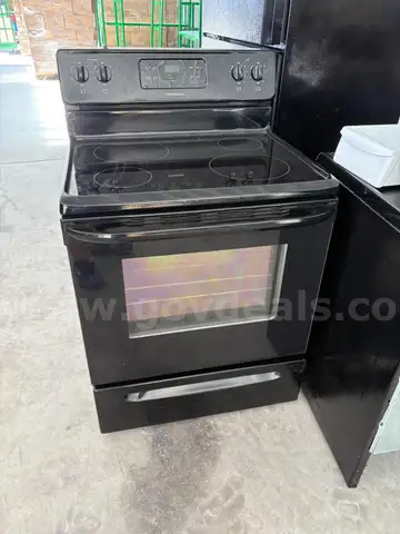 Frigidaire Black Flat Top Stove