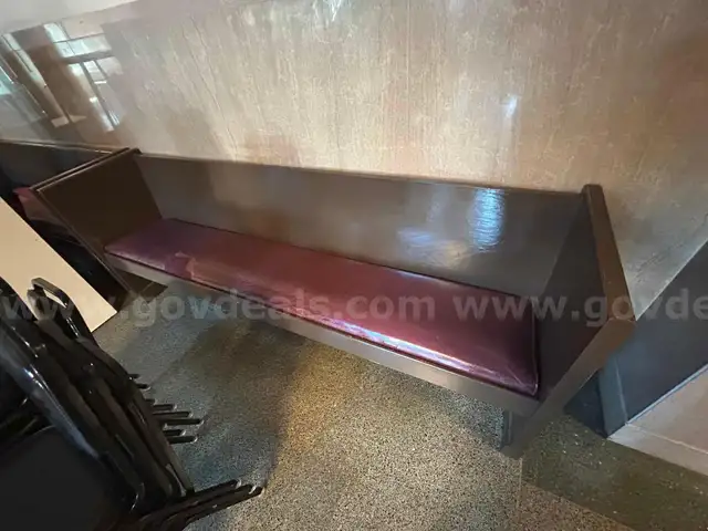 1 LOT of (6) Benches or Pews