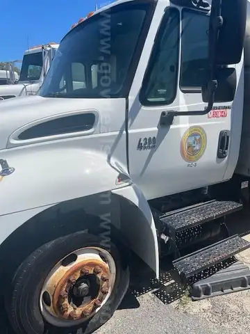 2004 International model 4300 sba cp 4x2 is not operable