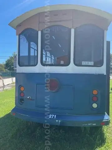 2005 Bus Trolley 29 passenger does not run for parts only