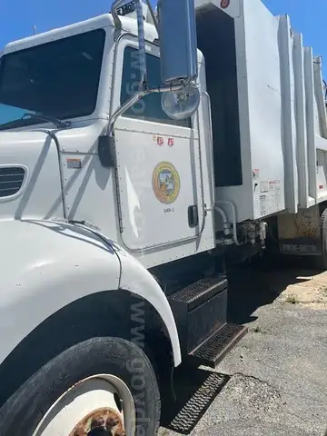 2009 Peterbilt Model PB335