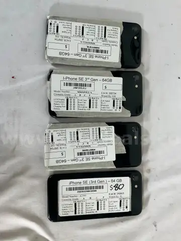 Lot of 4 iPhone SE (3rd Gen) - 64GB