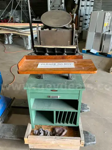 Craftsman Machinery Co. Monarch Letter Press