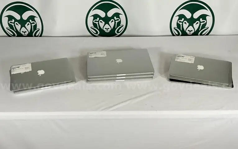 Lot of 10 Apple MacBooks (MacBook Air and MacBook Pro)