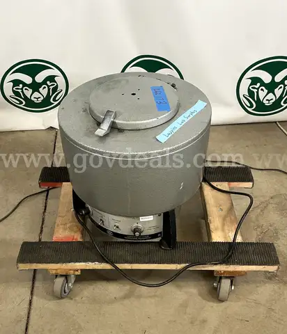 International Equipment HN Centrifuge