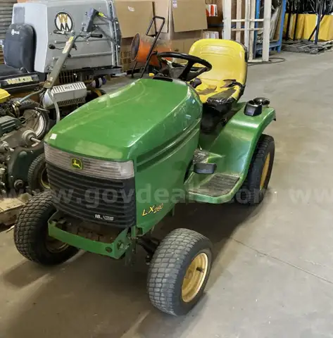 John Deere LX280 Tractor