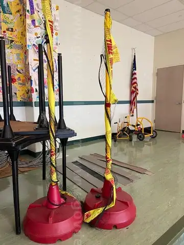 Volleyball Net with Weighted Bases