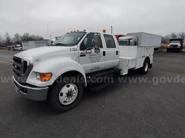 2012 Ford F750 with Utility Body