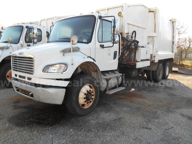 2015 Freightliner M2 106 | GovDeals