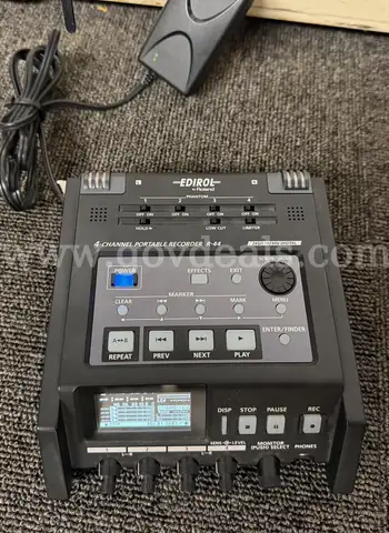 Roland R-44 Portable Audio Recorder 4-Channel Field Compact Recorder Unit