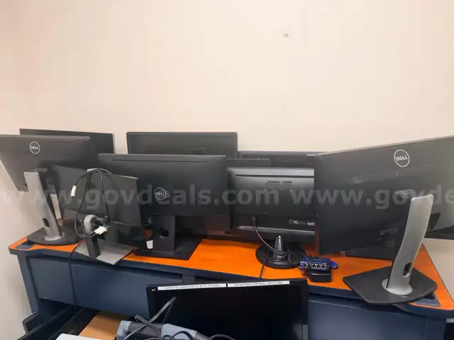 41 COMPUTER MONITORS ***ASSORTMENT***