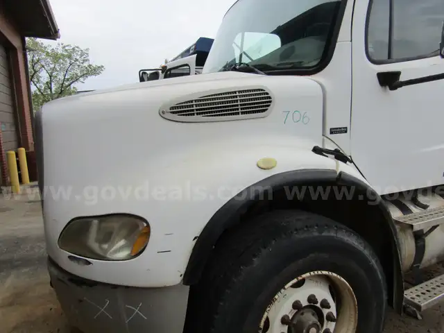 2007 Freightliner M2 112