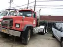 1985 Mack RD600