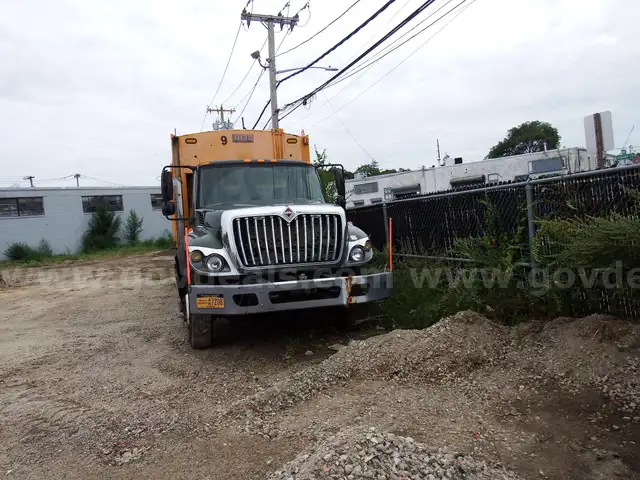 2011 International 7400