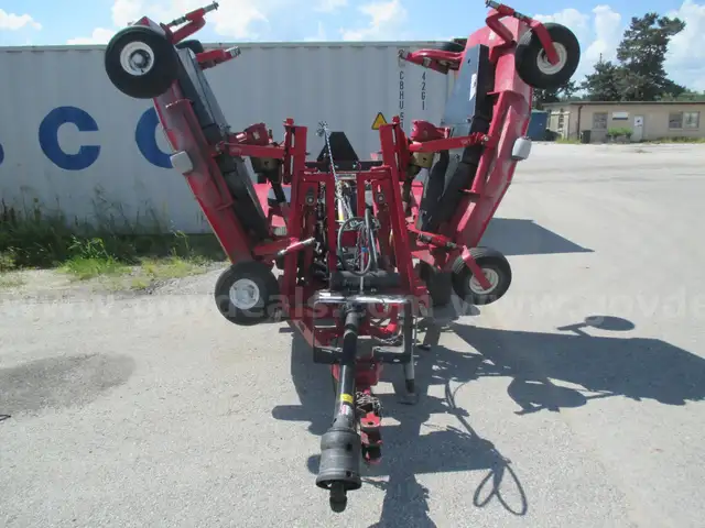 2015 Progressive TD65 15.5&#x2019; Finish Mower
