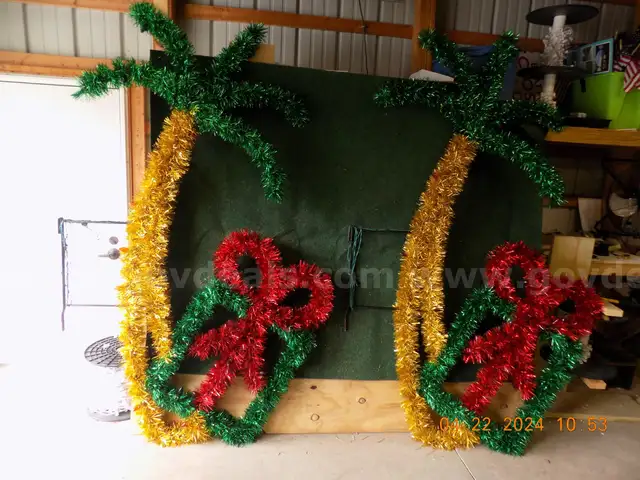 Gifted Palm Color- Left only #1 Christmas Light Fixture